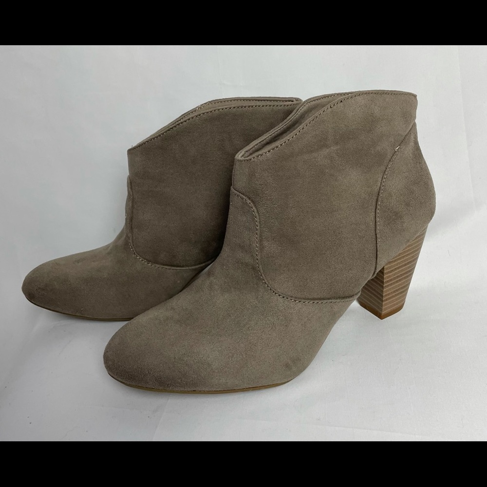 Trend Report Chunky Block High Heel Suede Boot 8.5
